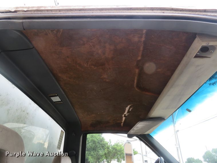 image for item DE8172 1992 Chevrolet C3500HD box truck