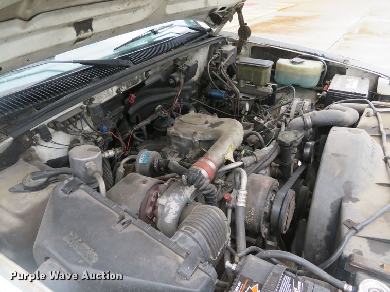 image for item DE8172 1992 Chevrolet C3500HD box truck