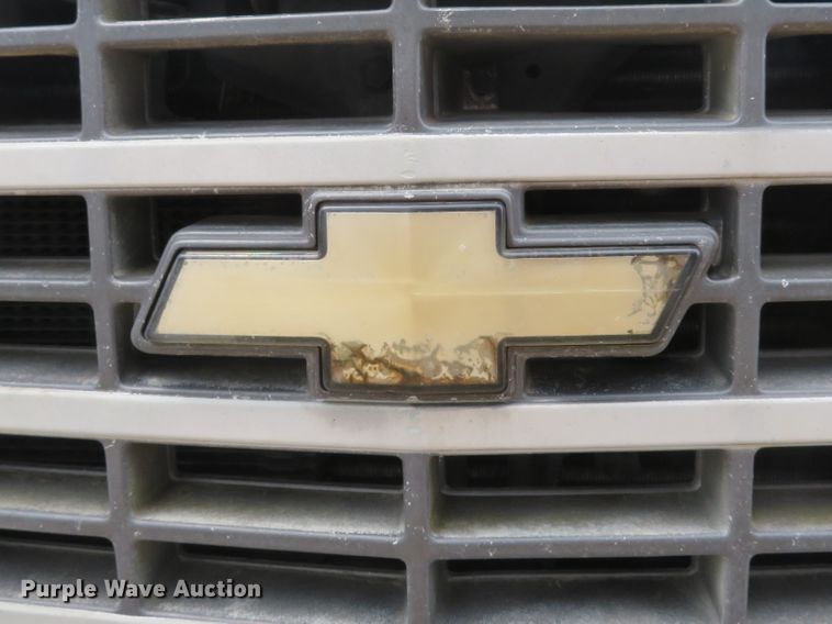 image for item DE8172 1992 Chevrolet C3500HD box truck