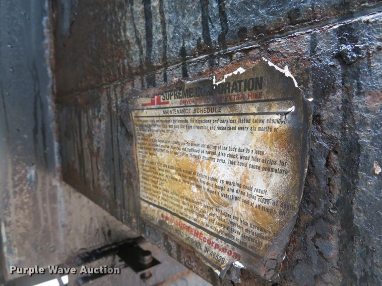 image for item DE8173 1998 International 4700 flatbed truck