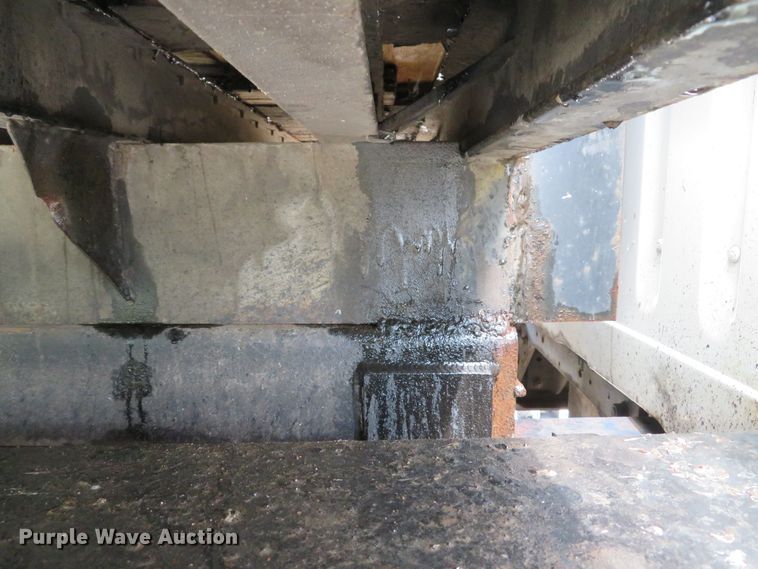 image for item DE8173 1998 International 4700 flatbed truck