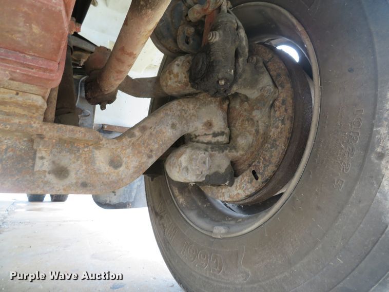 image for item DE8173 1998 International 4700 flatbed truck