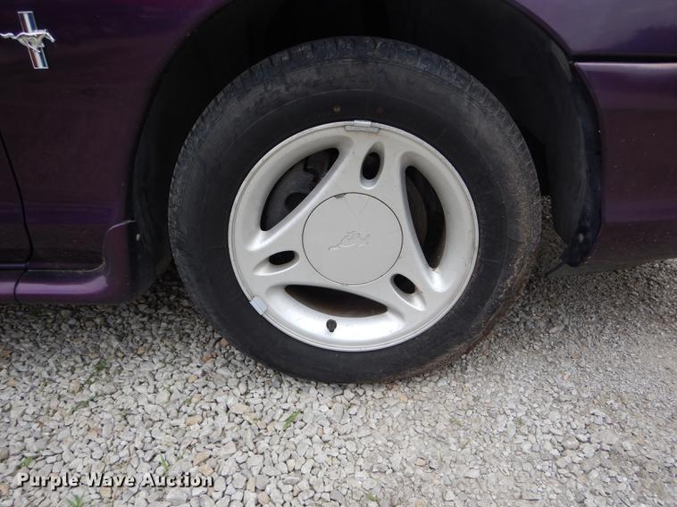 image for item DE8447 1996 Ford Mustang SRS