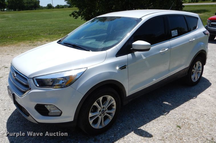 image for item DE8510 2017 Ford Escape SE SUV