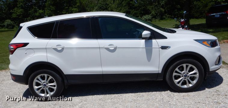 image for item DE8510 2017 Ford Escape SE SUV