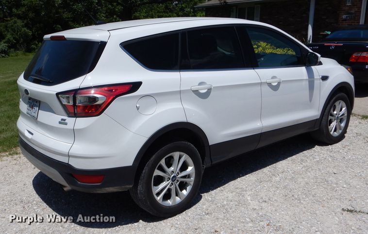 image for item DE8510 2017 Ford Escape SE SUV