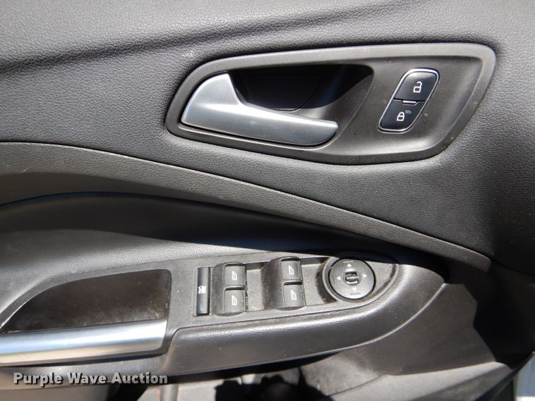 image for item DE8510 2017 Ford Escape SE SUV