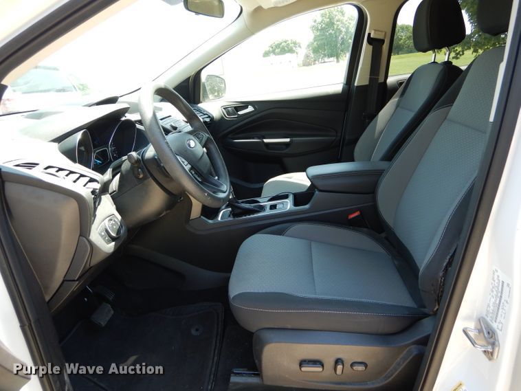 image for item DE8510 2017 Ford Escape SE SUV