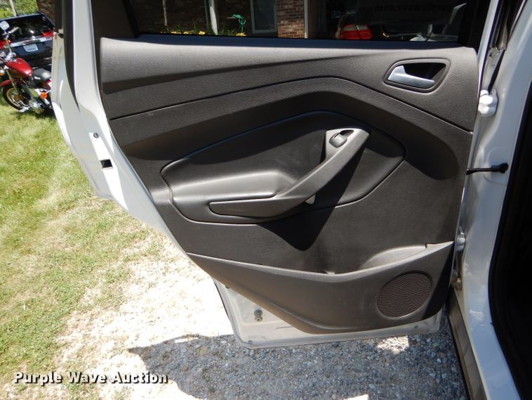 image for item DE8510 2017 Ford Escape SE SUV