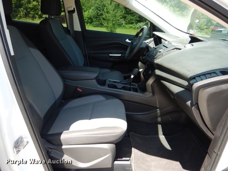 image for item DE8510 2017 Ford Escape SE SUV