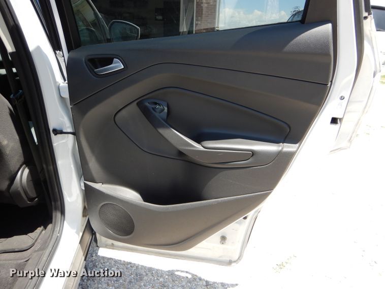 image for item DE8510 2017 Ford Escape SE SUV