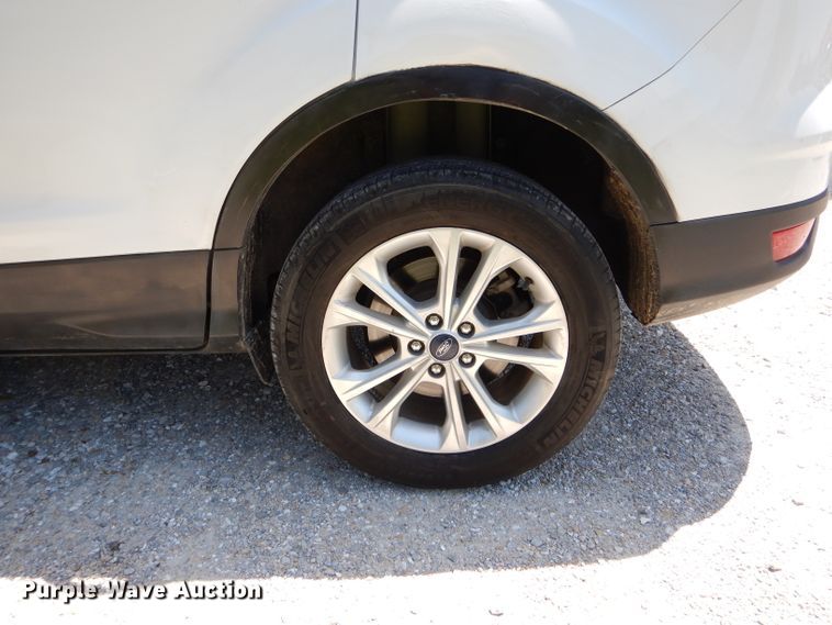 image for item DE8510 2017 Ford Escape SE SUV