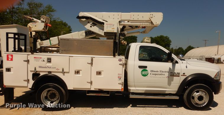 image for item DF6598 2013 Dodge Ram 5500 bucket truck