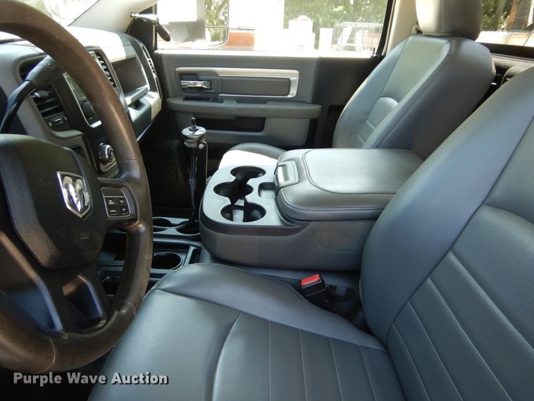 image for item DF6598 2013 Dodge Ram 5500 bucket truck