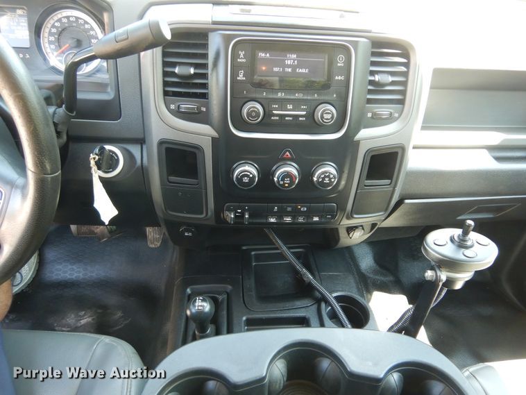 image for item DF6598 2013 Dodge Ram 5500 bucket truck