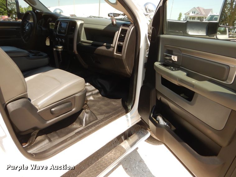 image for item DF6598 2013 Dodge Ram 5500 bucket truck