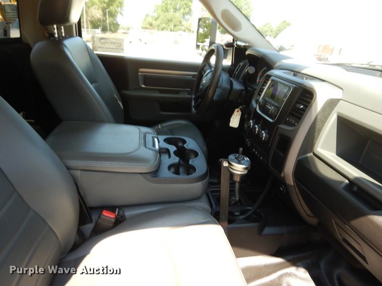 image for item DF6598 2013 Dodge Ram 5500 bucket truck