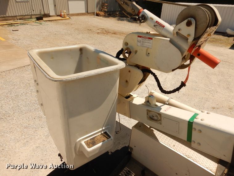 image for item DF6598 2013 Dodge Ram 5500 bucket truck