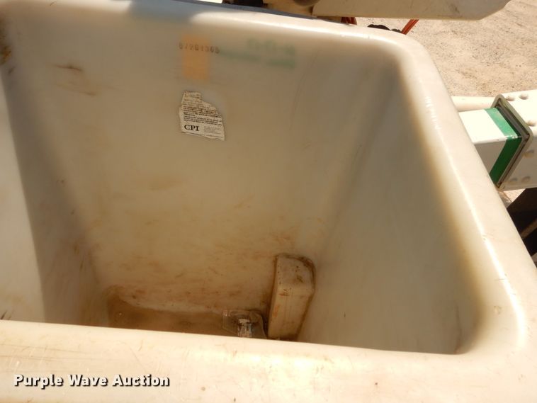 image for item DF6598 2013 Dodge Ram 5500 bucket truck