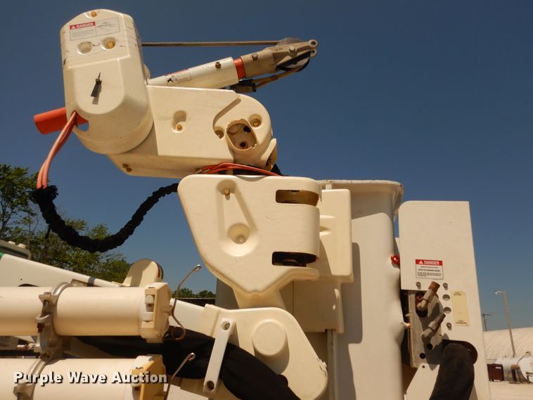 image for item DF6598 2013 Dodge Ram 5500 bucket truck