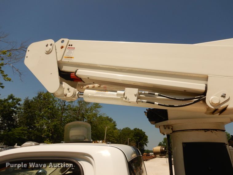 image for item DF6598 2013 Dodge Ram 5500 bucket truck