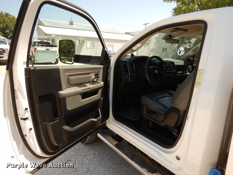 image for item DF6599 2013 Dodge Ram 5500 bucket truck