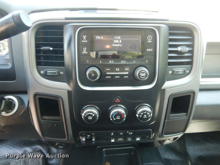 image for item DF6599 2013 Dodge Ram 5500 bucket truck