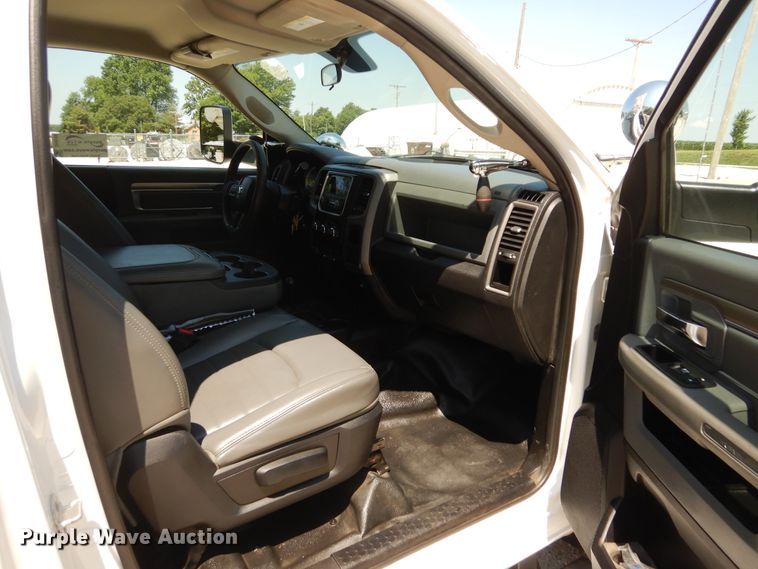 image for item DF6599 2013 Dodge Ram 5500 bucket truck