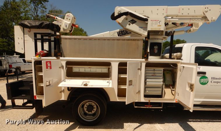 image for item DF6599 2013 Dodge Ram 5500 bucket truck