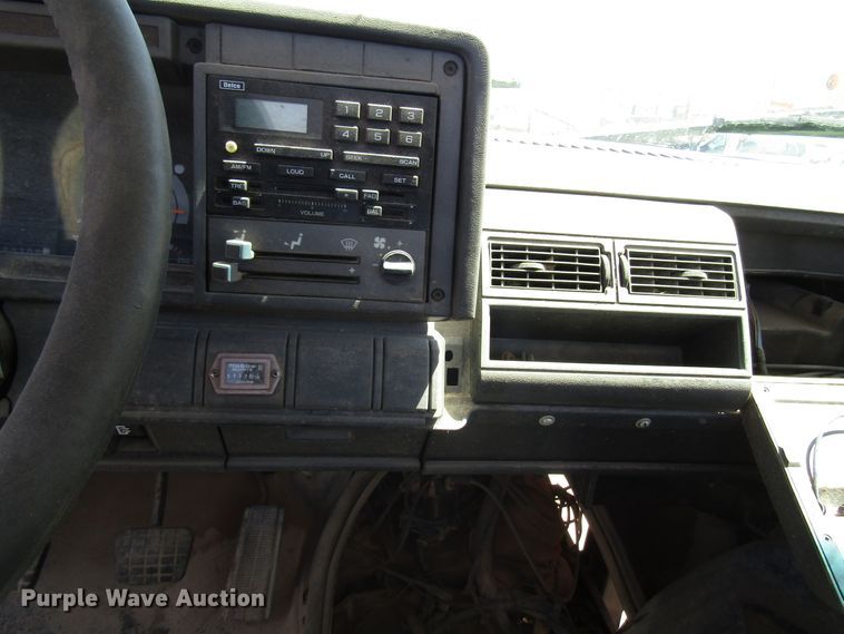 image for item DG1263 1997 GMC C5500 truck cab and chassis