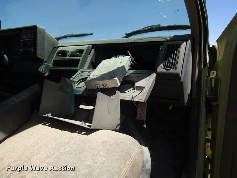 image for item DG1263 1997 GMC C5500 truck cab and chassis