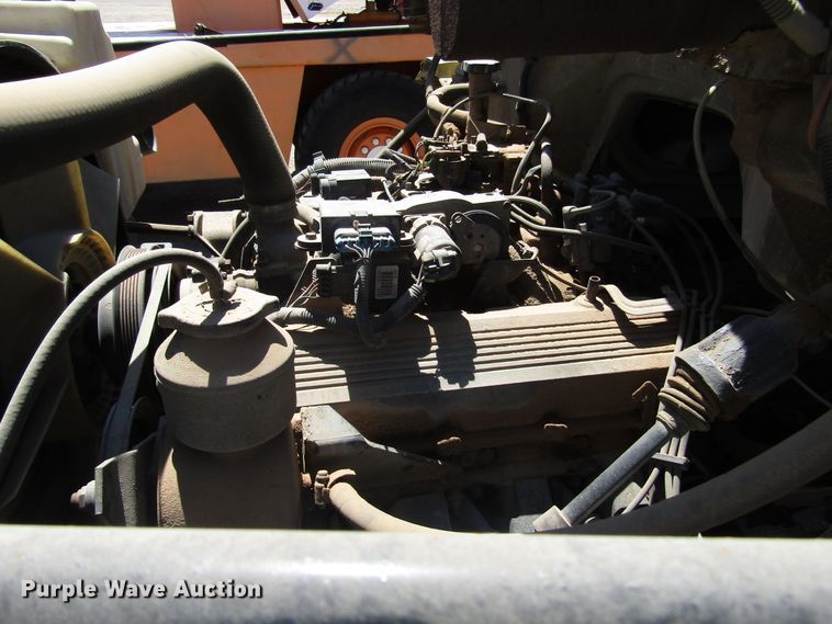 image for item DG1263 1997 GMC C5500 truck cab and chassis