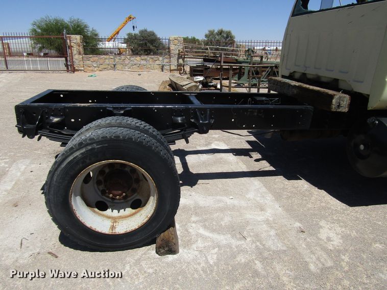 image for item DG1263 1997 GMC C5500 truck cab and chassis