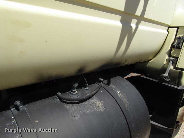 image for item DG1263 1997 GMC C5500 truck cab and chassis