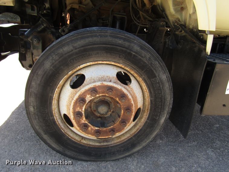 image for item DG1263 1997 GMC C5500 truck cab and chassis