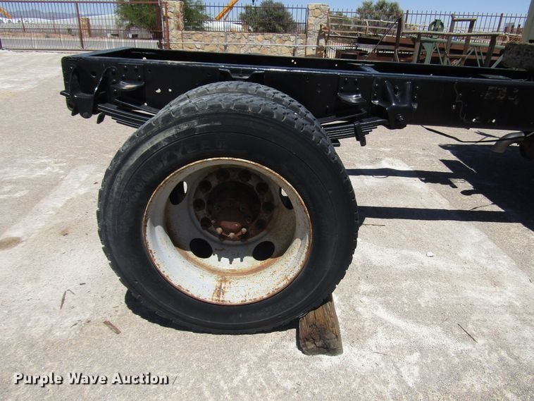 image for item DG1263 1997 GMC C5500 truck cab and chassis