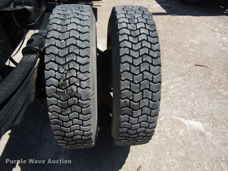 image for item DG1263 1997 GMC C5500 truck cab and chassis