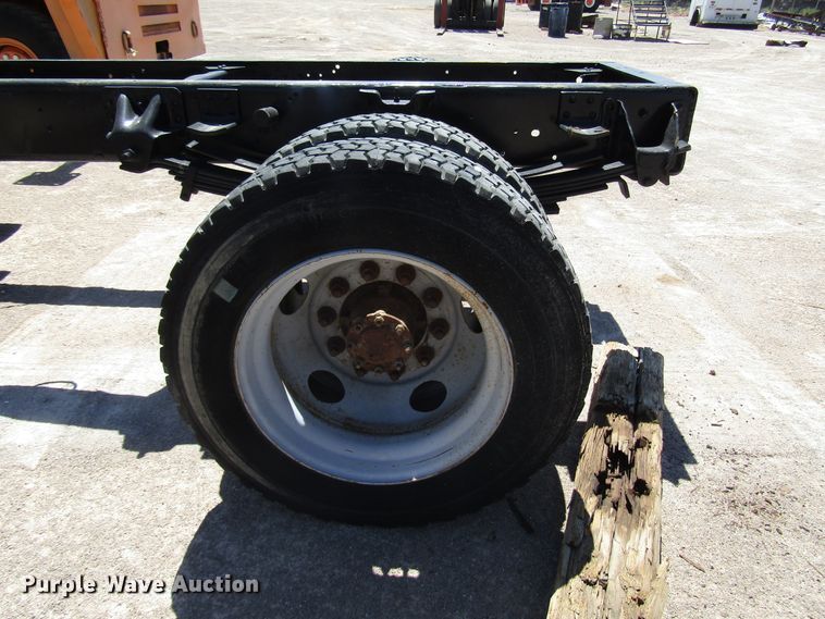 image for item DG1263 1997 GMC C5500 truck cab and chassis