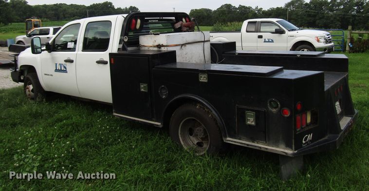 image for item DG1309 2011 Chevrolet Silverado 3500HD Crew Cab utility bed pickup truck