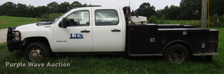 image for item DG1309 2011 Chevrolet Silverado 3500HD Crew Cab utility bed pickup truck