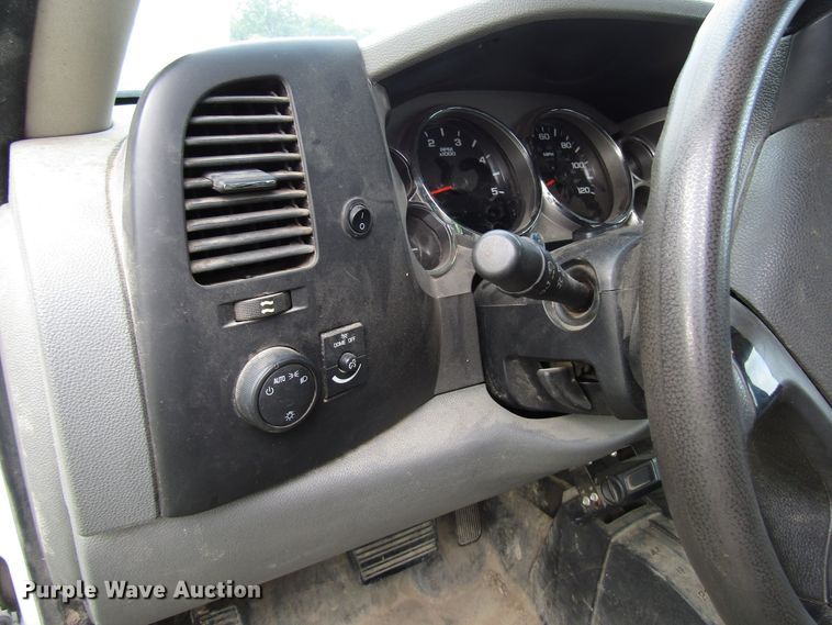 image for item DG1309 2011 Chevrolet Silverado 3500HD Crew Cab utility bed pickup truck