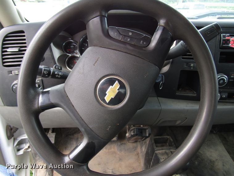 image for item DG1309 2011 Chevrolet Silverado 3500HD Crew Cab utility bed pickup truck