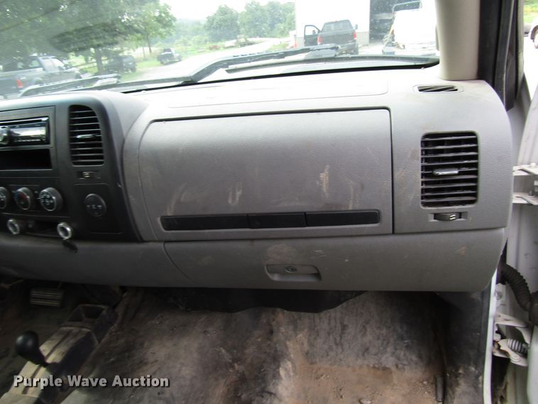 image for item DG1309 2011 Chevrolet Silverado 3500HD Crew Cab utility bed pickup truck