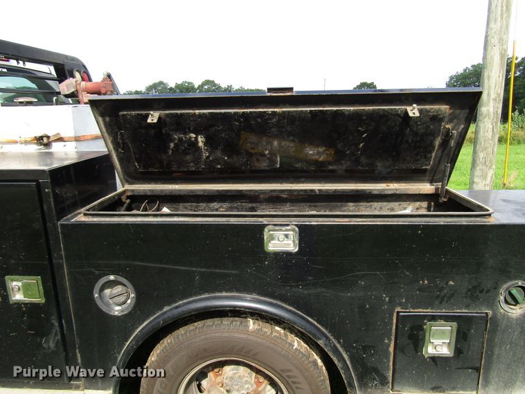 image for item DG1309 2011 Chevrolet Silverado 3500HD Crew Cab utility bed pickup truck