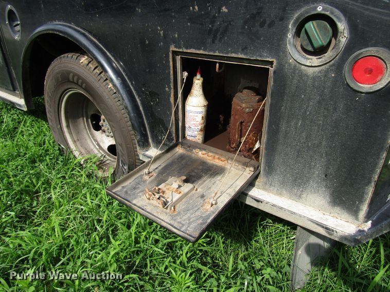 image for item DG1309 2011 Chevrolet Silverado 3500HD Crew Cab utility bed pickup truck