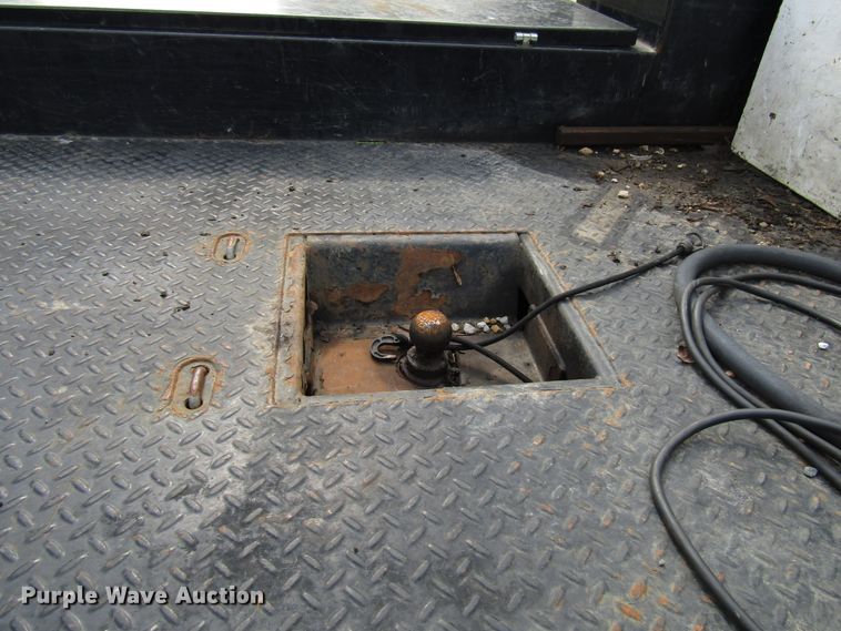 image for item DG1309 2011 Chevrolet Silverado 3500HD Crew Cab utility bed pickup truck