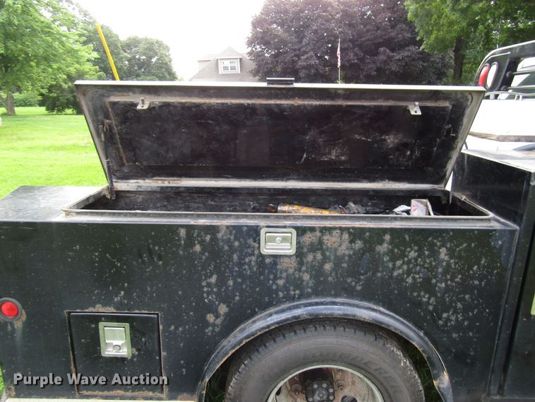 image for item DG1309 2011 Chevrolet Silverado 3500HD Crew Cab utility bed pickup truck