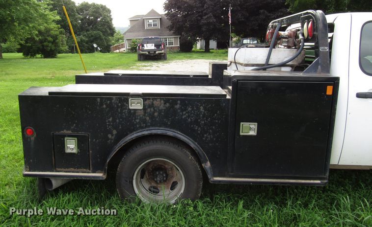 image for item DG1309 2011 Chevrolet Silverado 3500HD Crew Cab utility bed pickup truck