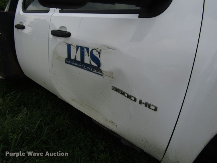 image for item DG1309 2011 Chevrolet Silverado 3500HD Crew Cab utility bed pickup truck