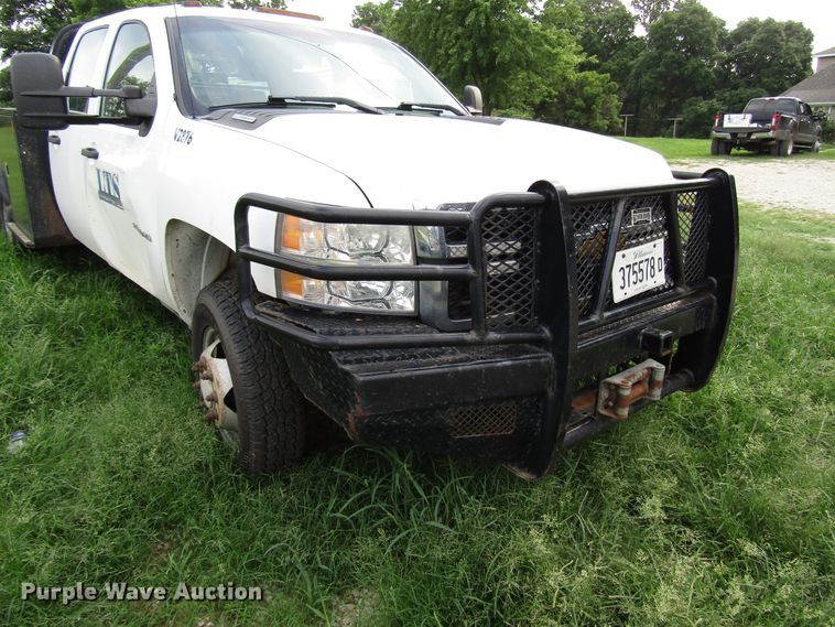 image for item DG1309 2011 Chevrolet Silverado 3500HD Crew Cab utility bed pickup truck